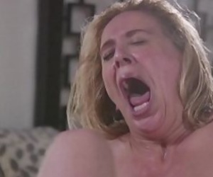 Mom orgasm tube